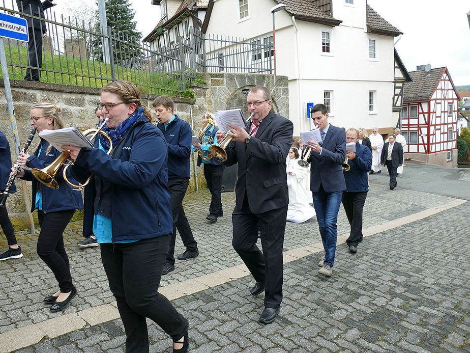 Feier der 1. Heiligen Kommunion in Sankt Crescentius (Foto: Karl-Franz Thiede)